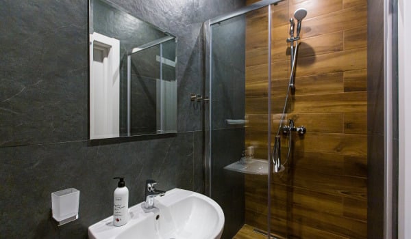 Jak uszczelnić drzwi kabiny prysznicowej?	